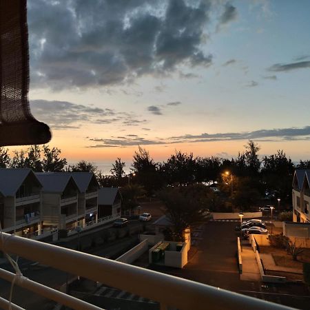 Location Saisonniere Meublee F2 St Leu Face Ocean A 1 Min Plage Apartman Saint-Leu Kültér fotó