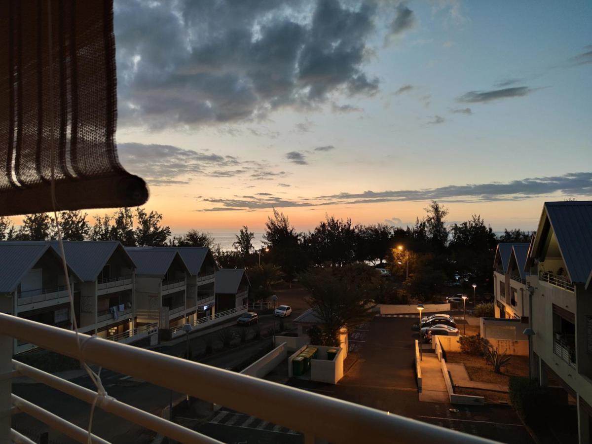 Location Saisonniere Meublee F2 St Leu Face Ocean A 1 Min Plage Apartman Saint-Leu Kültér fotó