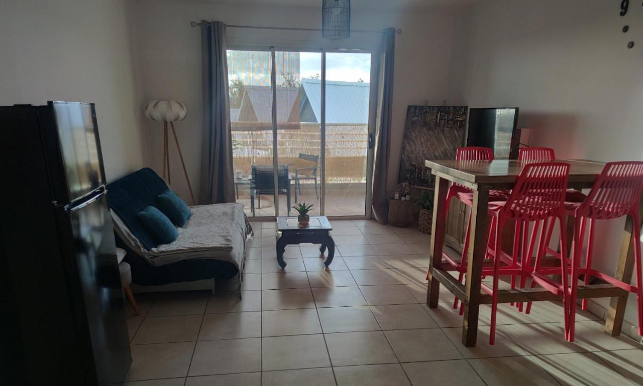 Location Saisonniere Meublee F2 St Leu Face Ocean A 1 Min Plage Apartman Saint-Leu Kültér fotó